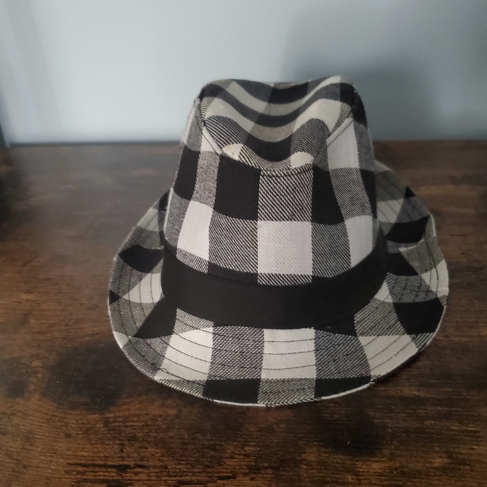 Black & White hat